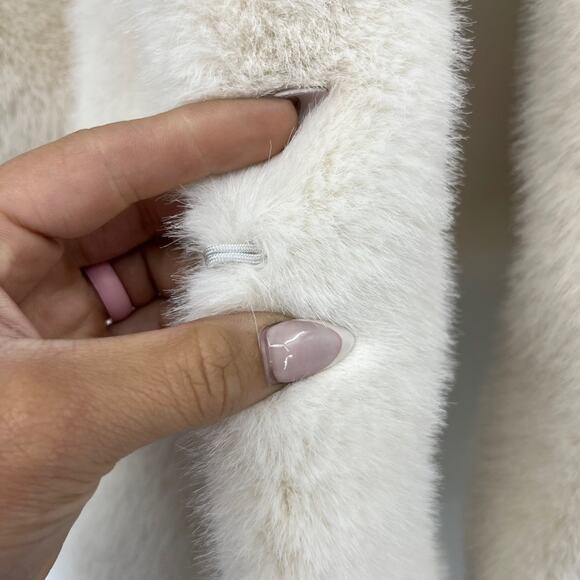 Gemma Layne Cream White Faux Fur Cape Shawl Collar Dolman Sleeves One Size - Picture 7 of 11